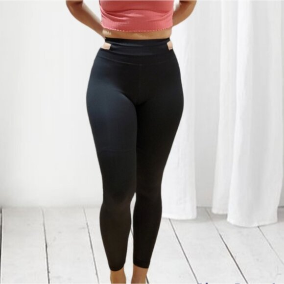 CHILL by WILL• Peekaboo Cut-out Waist Workout Leggings - Picture 8 of 10